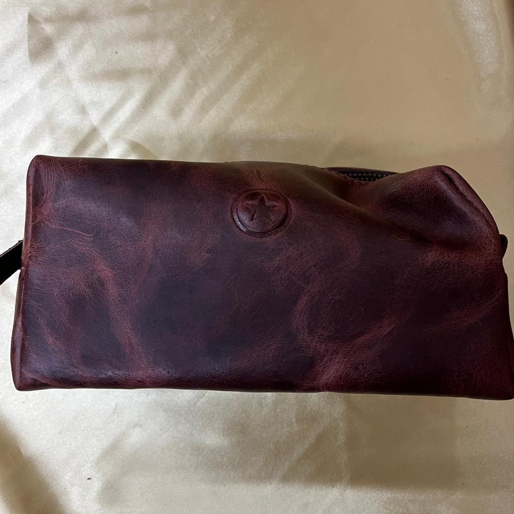 NWT Aaron Leather Goods 1pc bag